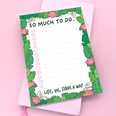When you've got a lot to do, this A6 todo notepad will help you find a way! Featuring dinosaur bones, leaves, and flowers, it's the perfect for dinosaur lovers!